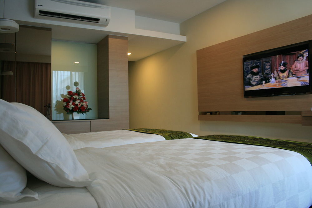 Hotel Sfera Lumut Exterior photo
